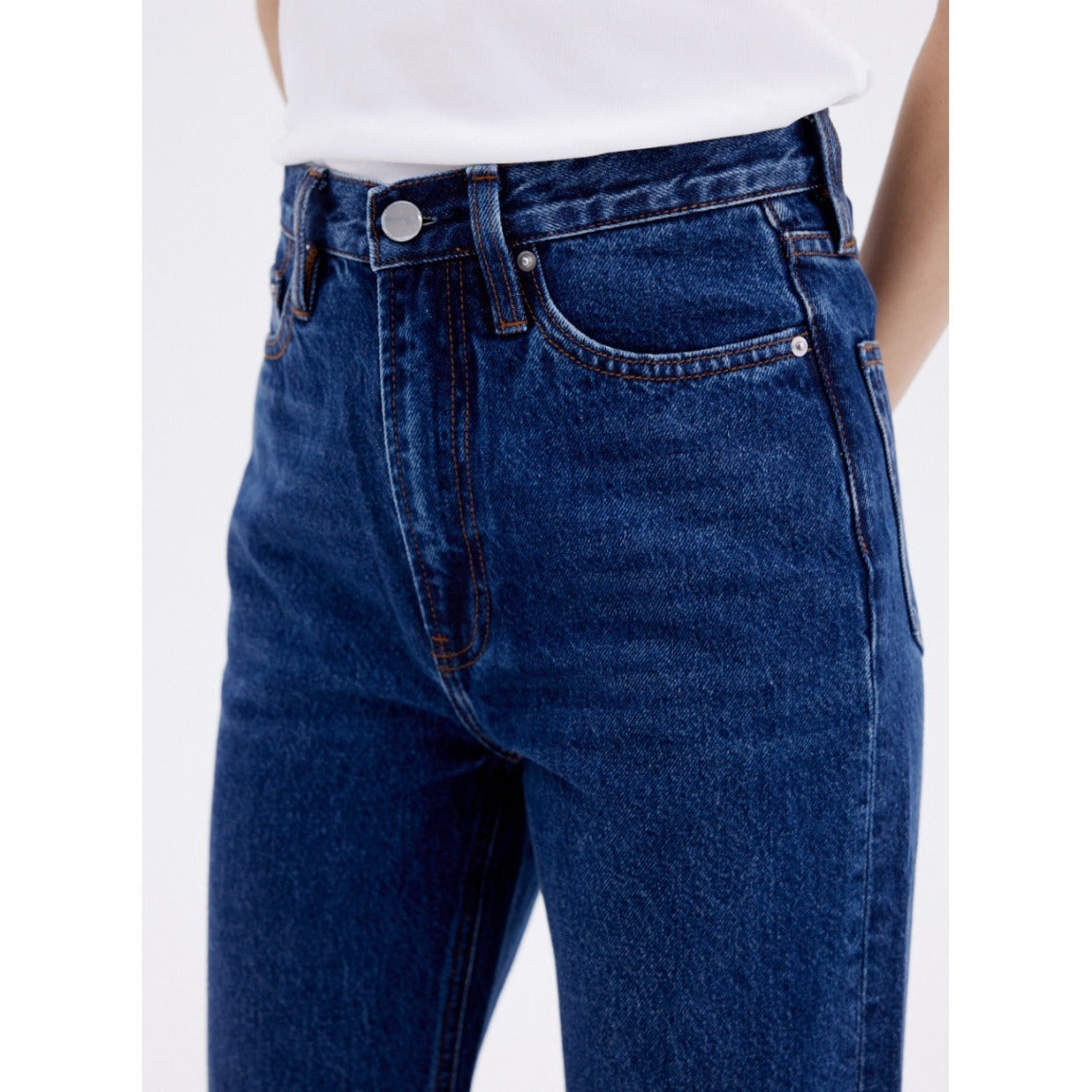 Simple Style Women's Dark Blue Small Straight-leg Jeans - Lotus Lane